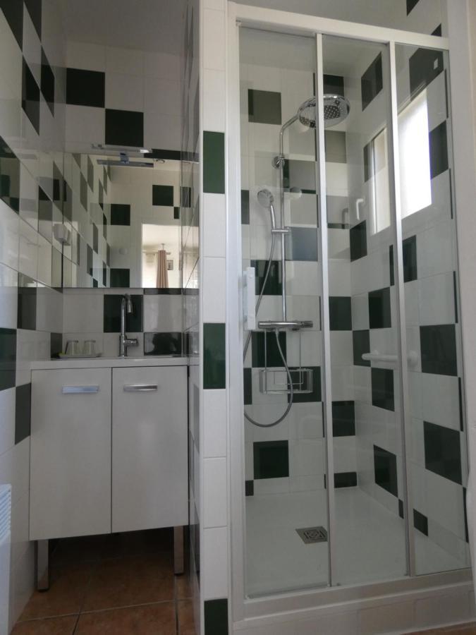 Chambres D'Hotes La Gardie Виас Экстерьер фото